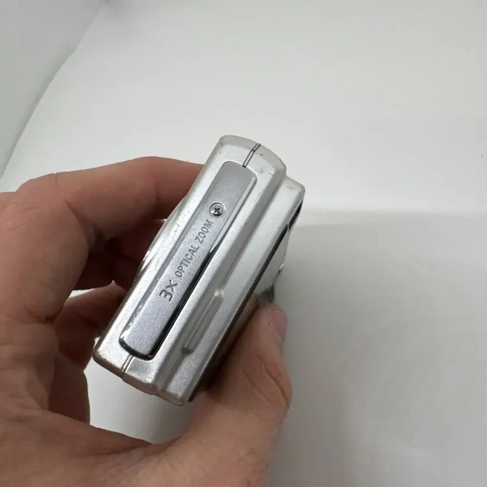 Sony Cybershot DSC-W80 7.2 MP Digital Camera + Battery NO CHARGER Tested WORKS